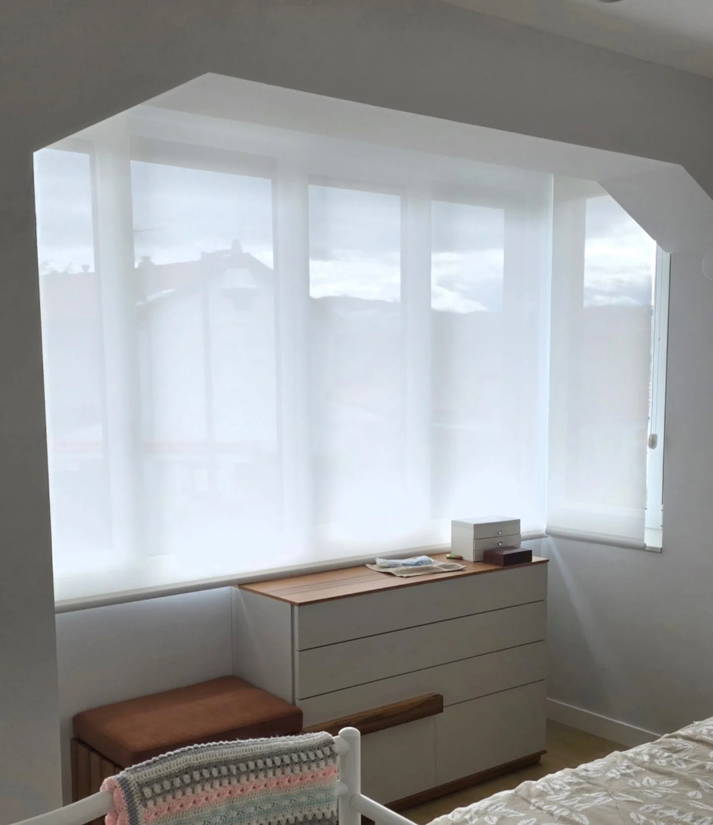 Despacho con cortinas técnicas